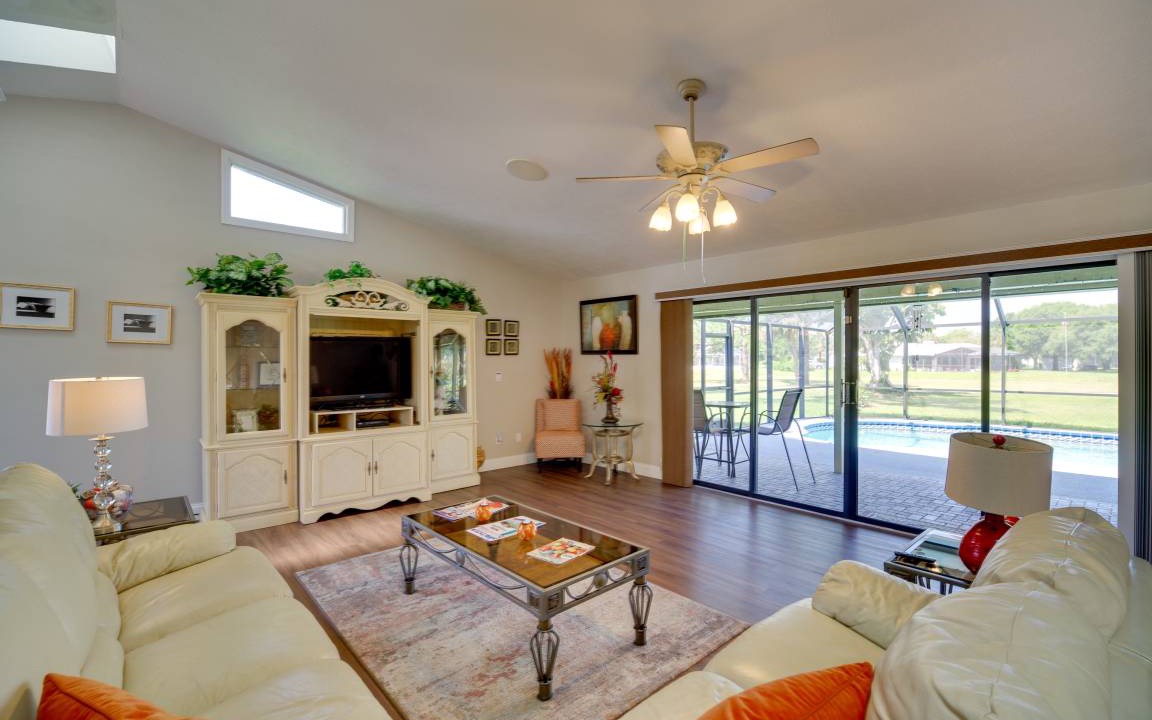 Photo of Livingroom in Lakewood Park