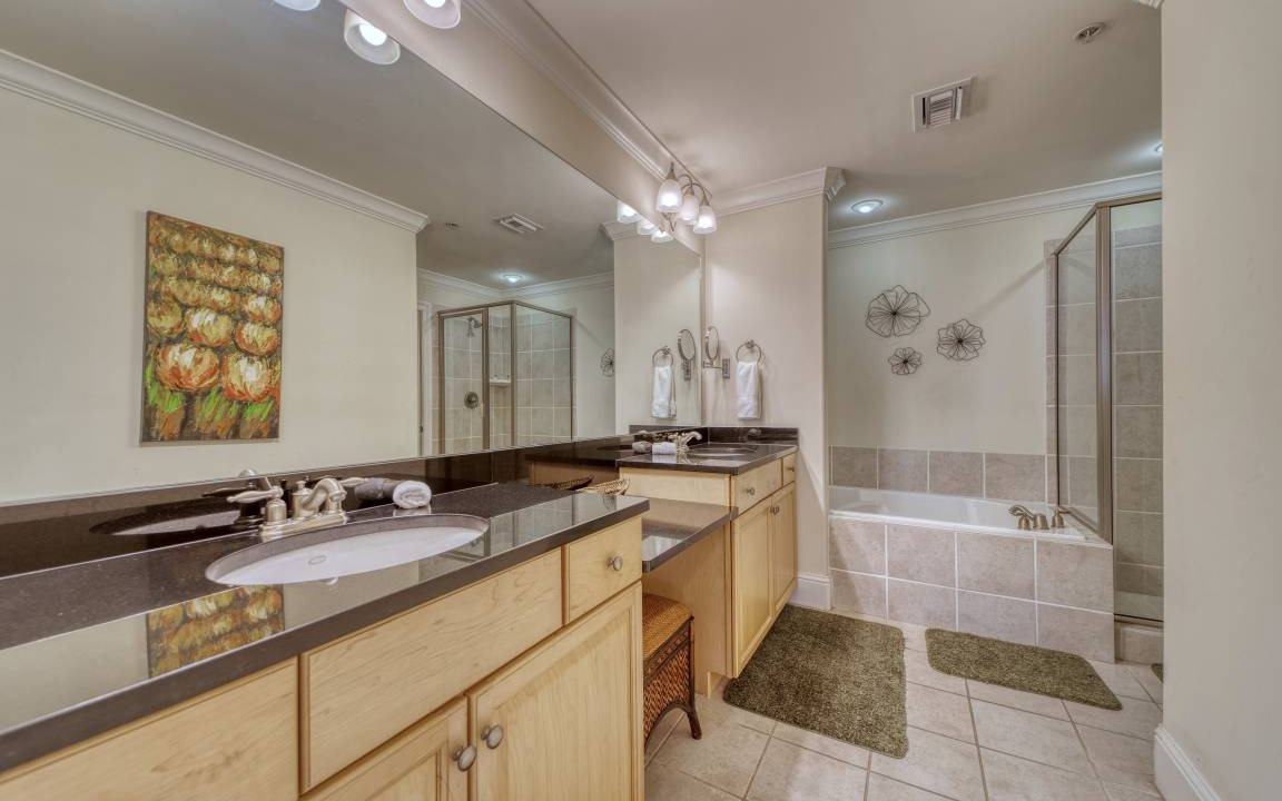Photo of Bathroom in Dauphin Island