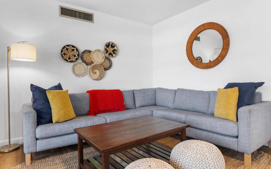 Photo of Livingroom in Hunt Club