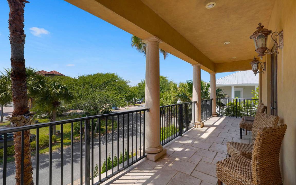 Photo of Patio Balcony in Emerald Waters Village