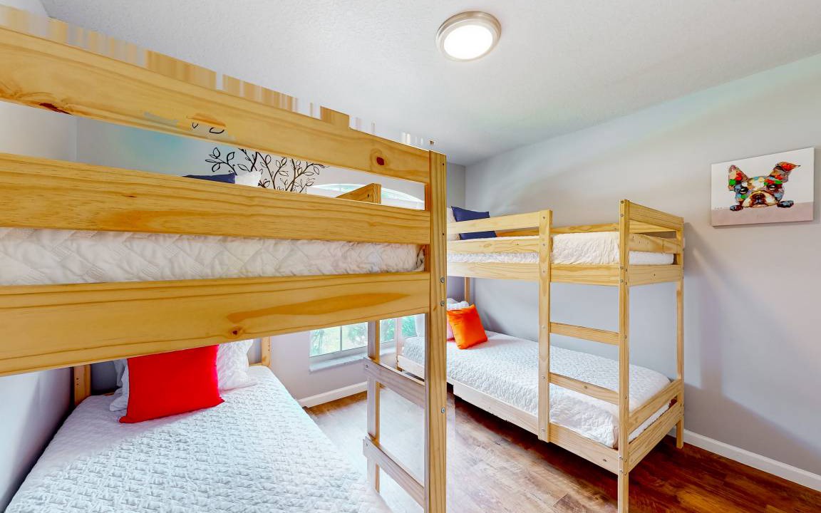 Photo of Bedroom in Lakewood Park