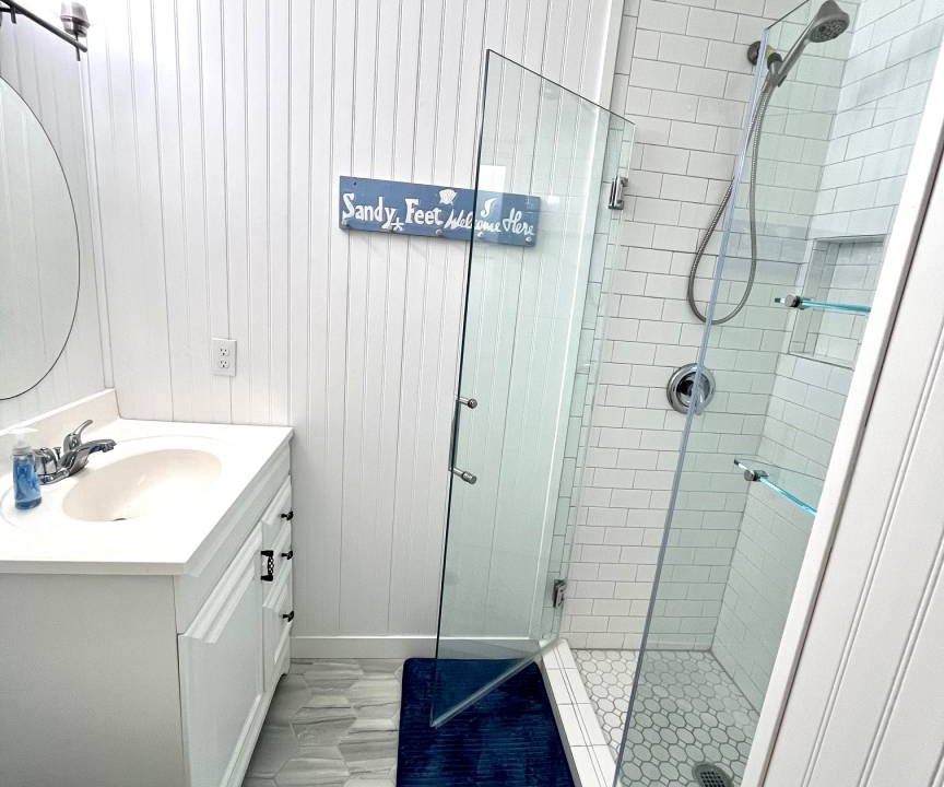 Photo of Bathroom in Mid Island