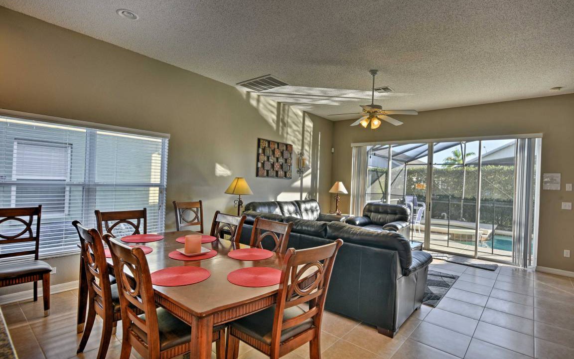 Photo of Livingroom in Four Corners