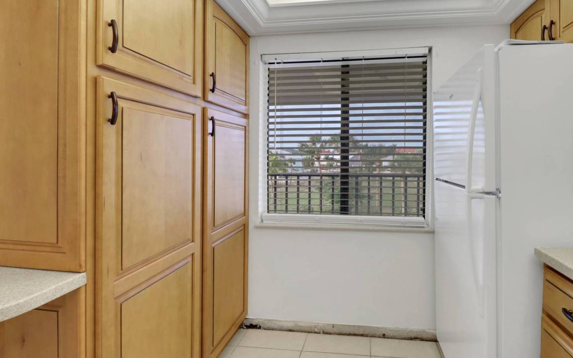 Photo of Kitchen in Mid Island