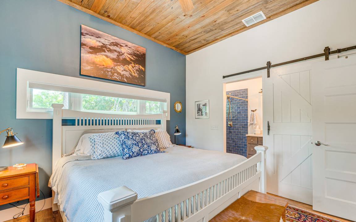 Photo of Bedroom in Yankeetown