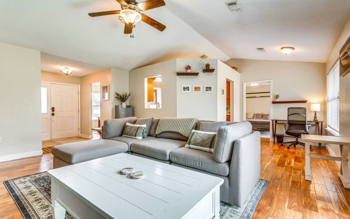 Photo of Livingroom in Pensacola