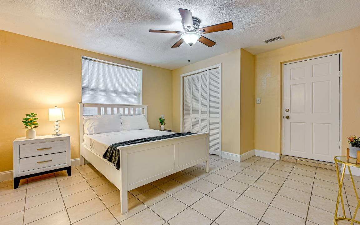 Photo of Bedroom in Bearss Plaza