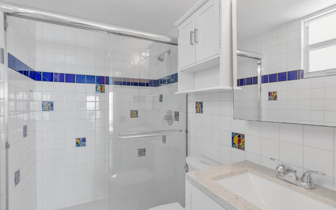 Photo of Bathroom in Islamorada