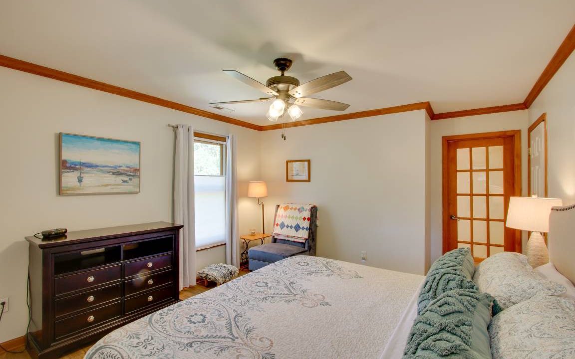 Photo of Bedroom in Killen