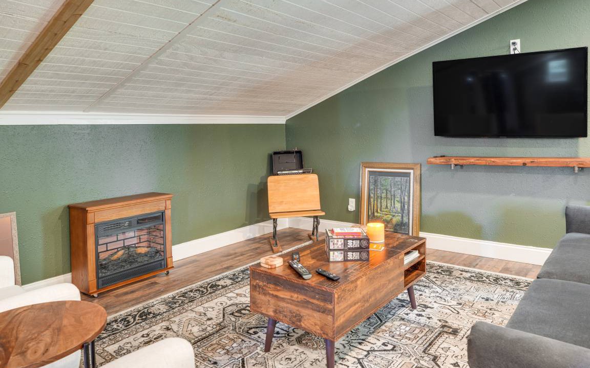 Photo of Livingroom in Pittman