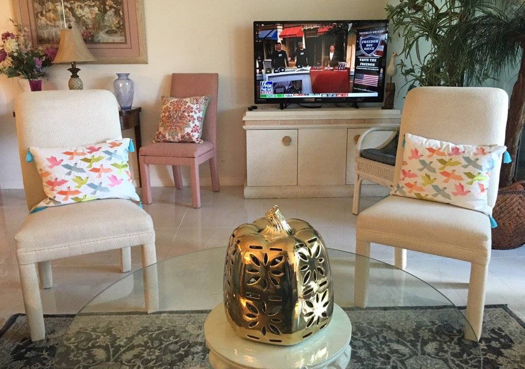 Photo of Livingroom in Inverrary