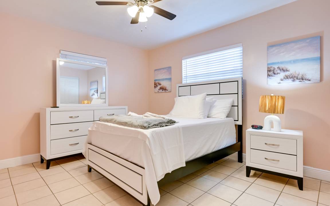 Photo of Bedroom in Bearss Plaza