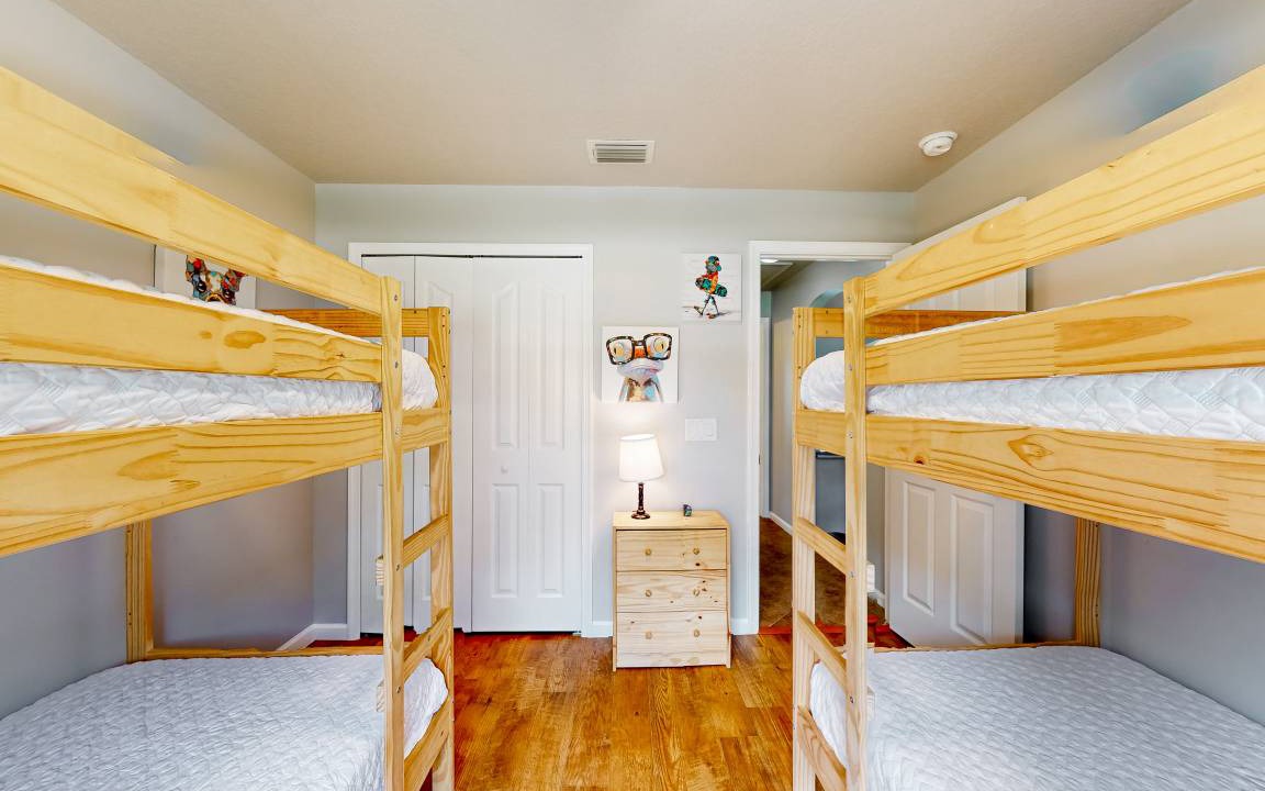 Photo of Bedroom in Lakewood Park