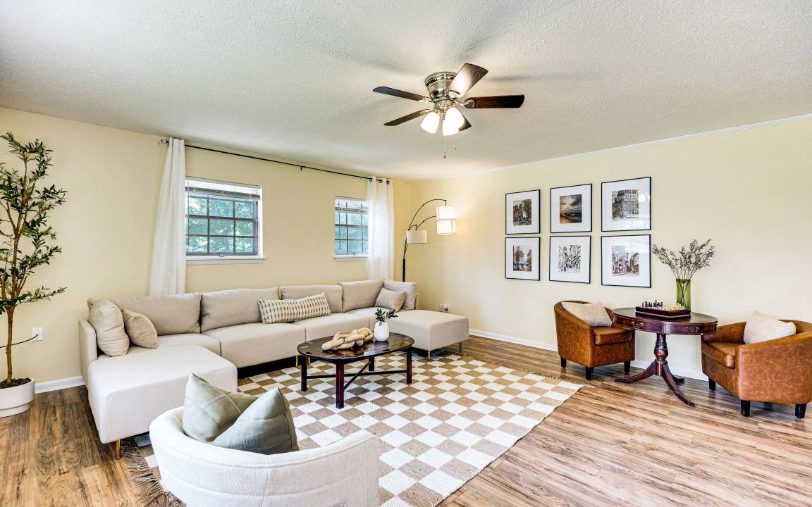 Photo of Livingroom in Huntsville
