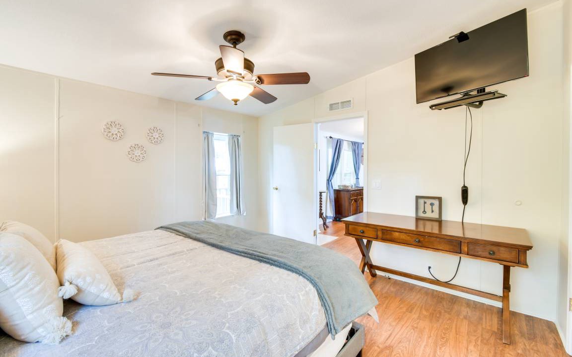 Photo of Bedroom in Doctors Inlet
