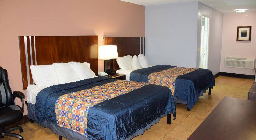Photo of Bedroom in Okeechobee