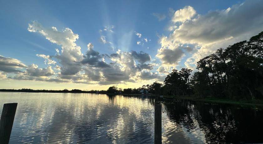 Photo of Others in Sebring