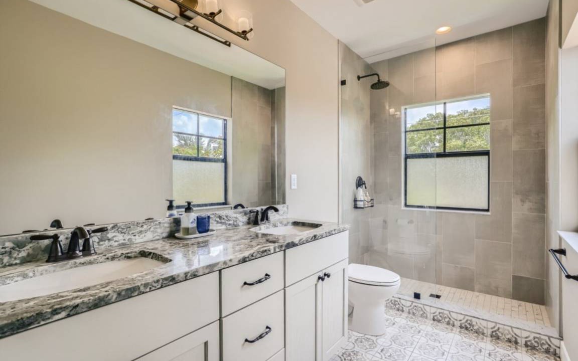 Photo of Bathroom in Flamingo Parks