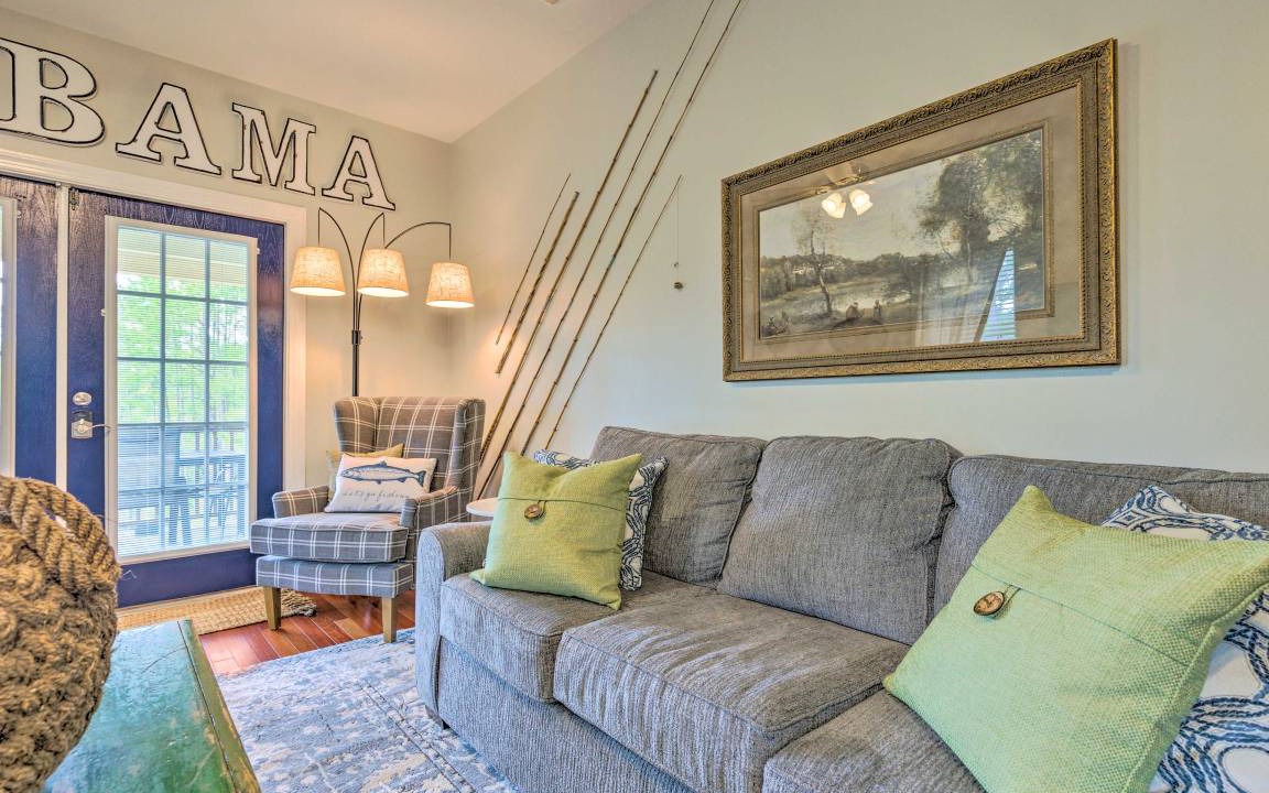 Photo of Livingroom in Bayou La Batre
