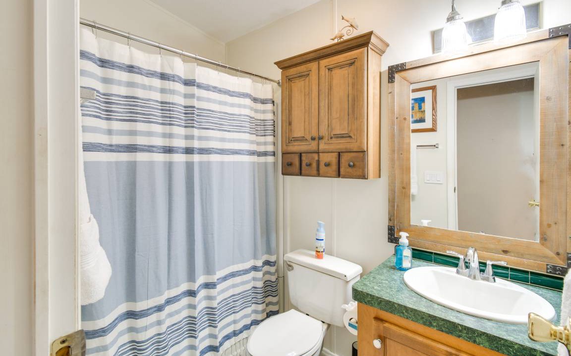 Photo of Bathroom in Doctors Inlet