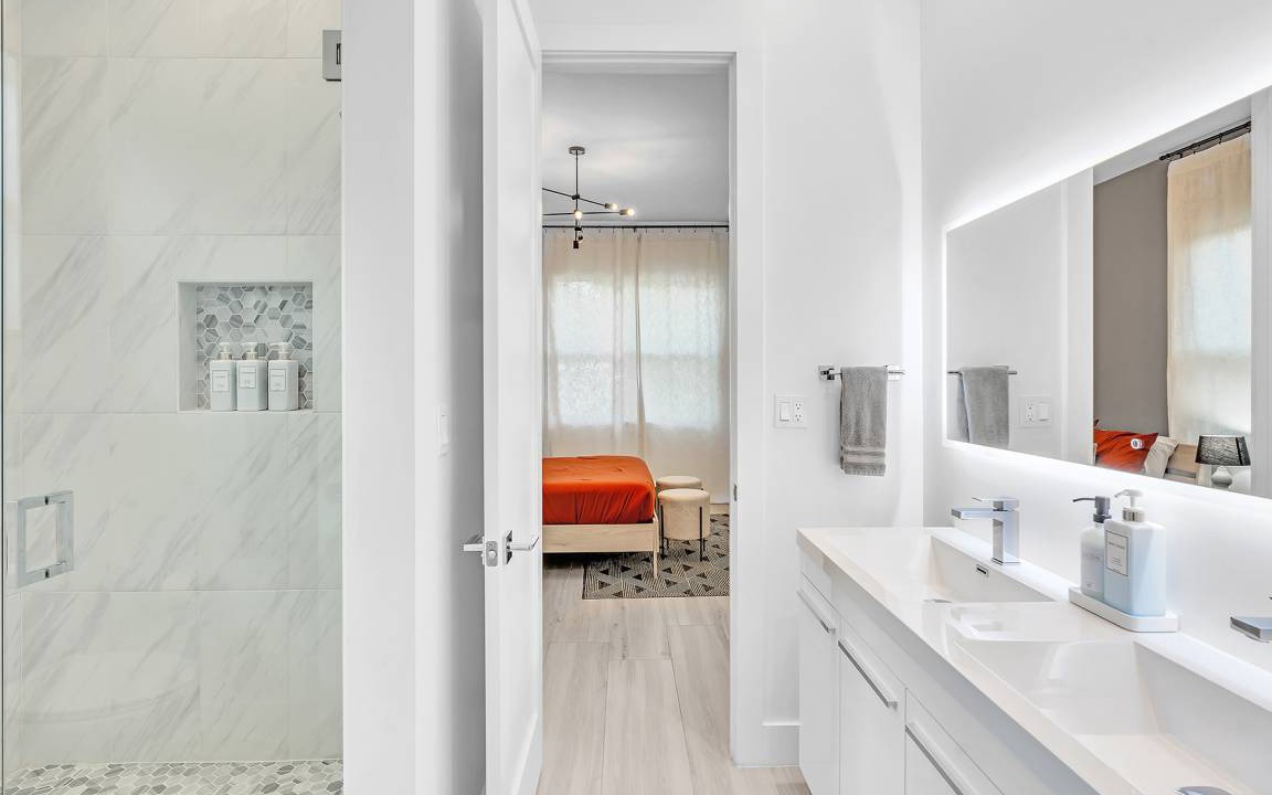 Photo of Bathroom in Poinsettia Heights