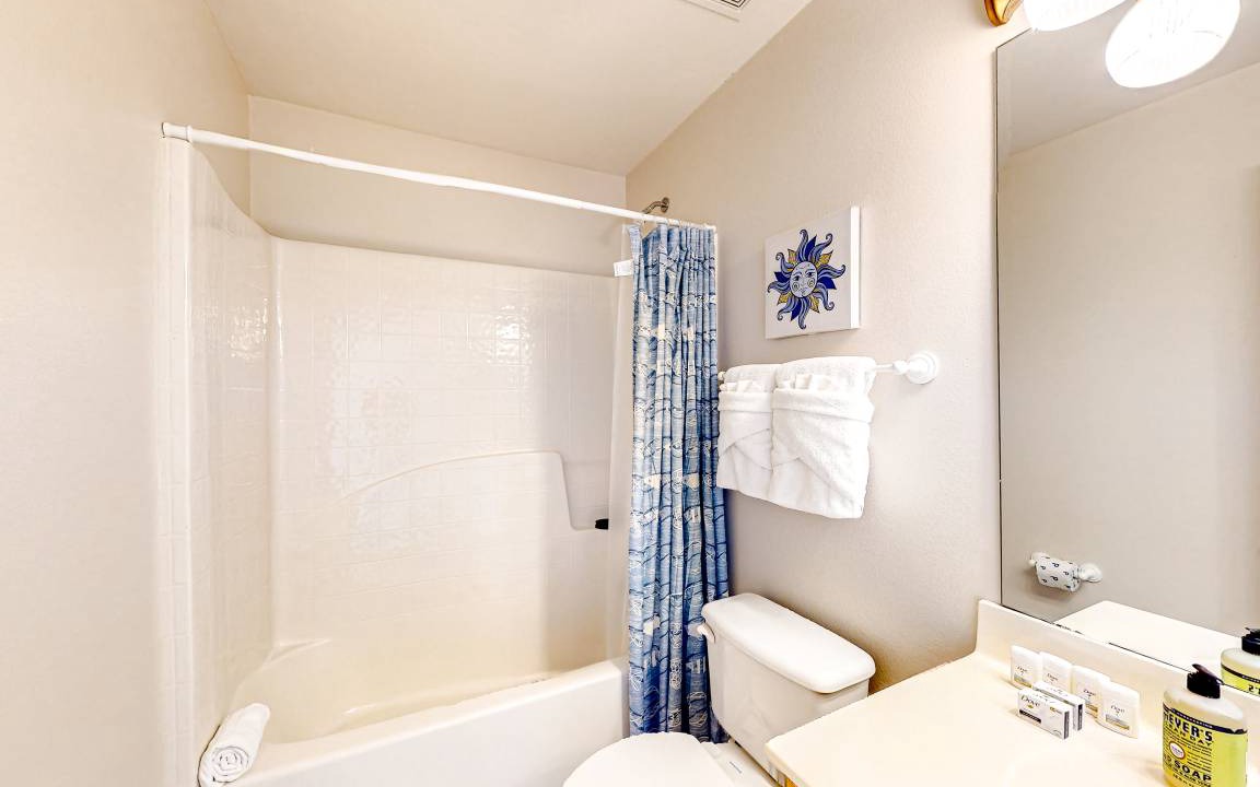Photo of Bathroom in Tropic
