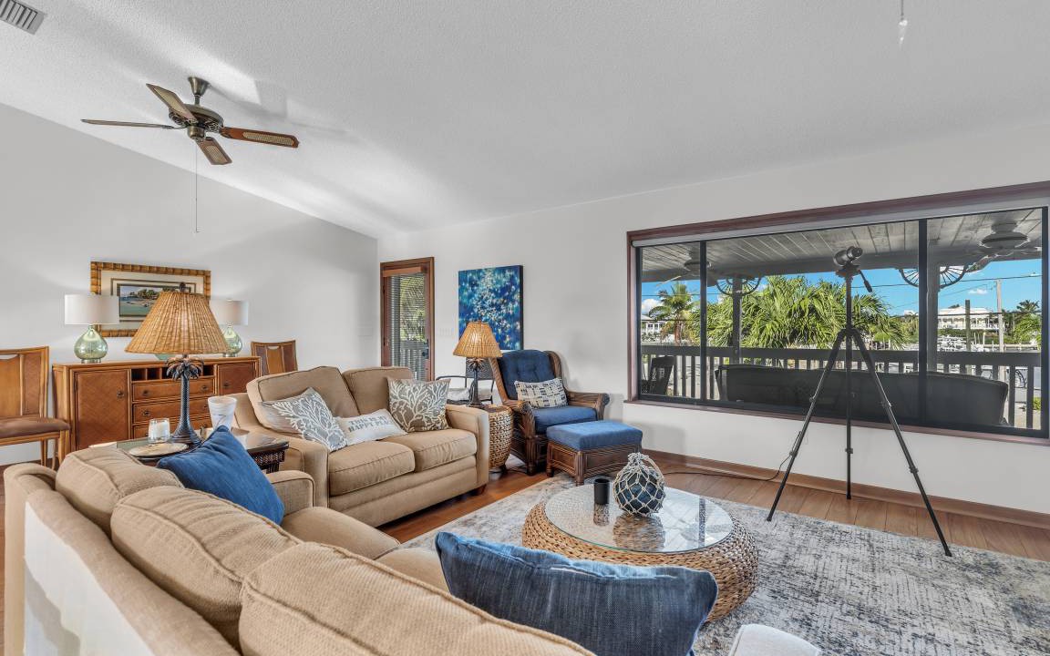 Photo of Livingroom in Venetian Shores