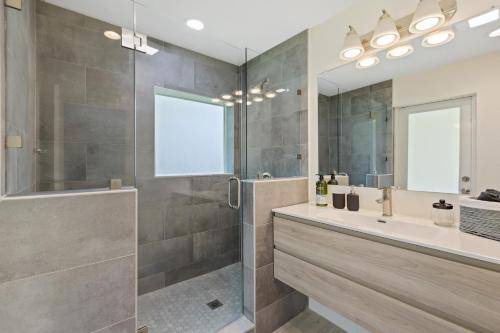 Photo of Bathroom in Royal Poinciana