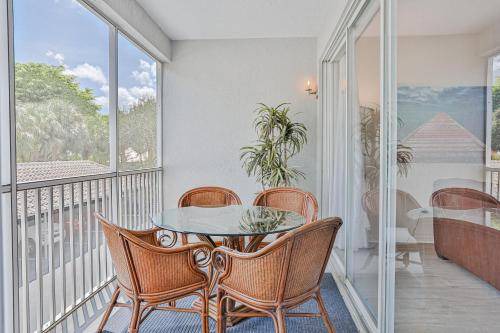 Photo of Patio Balcony in Vanderbilt Beach