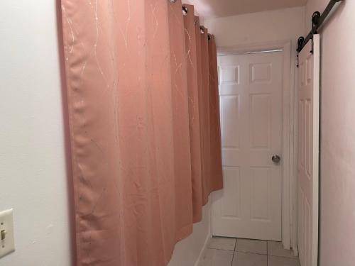 Photo of Bathroom in Allapattah