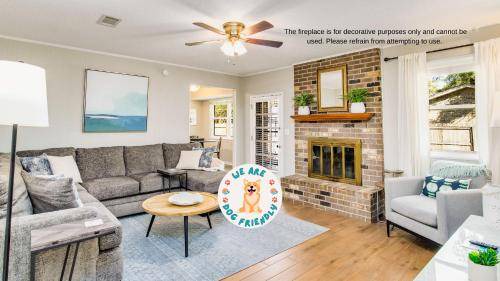 Photo of Livingroom in North Northwest Pensacola