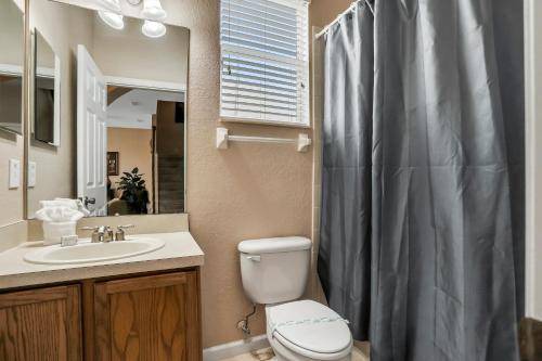 Photo of Bathroom in Trafalgar Village