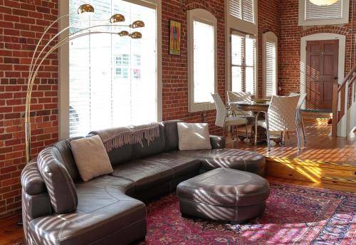Photo of Livingroom in Old East Hill