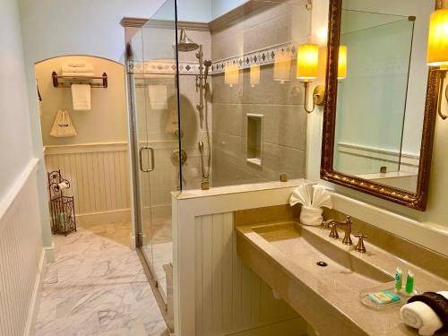 Photo of Bathroom in De Funiak Springs