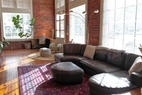 Photo of Livingroom in Old East Hill