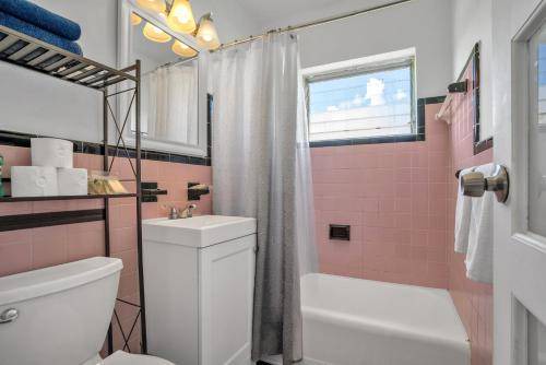 Photo of Bathroom in Allapattah