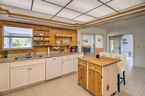 Photo of Kitchen in Sebastian Highlands