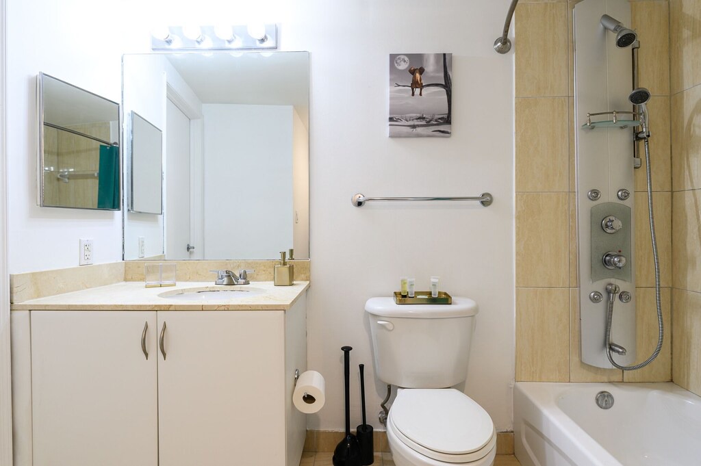 Photo of Bathroom in Edgewater