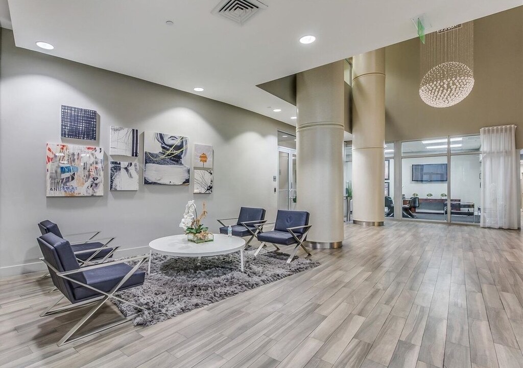 Photo of Livingroom in Edgewater