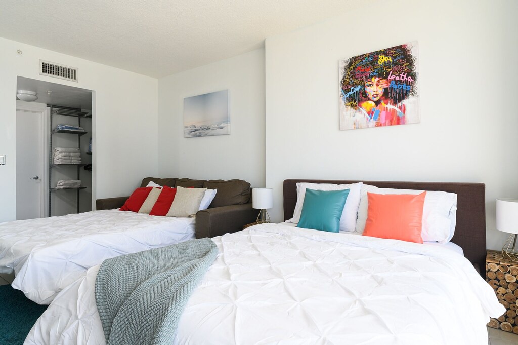 Photo of Bedroom in Edgewater
