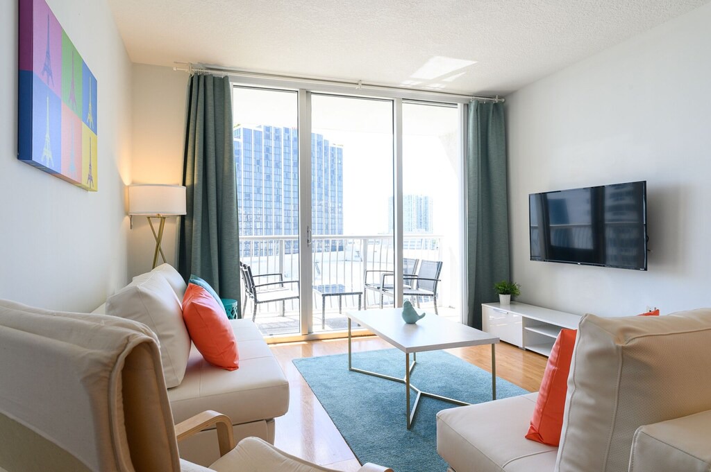 Photo of Livingroom in Edgewater