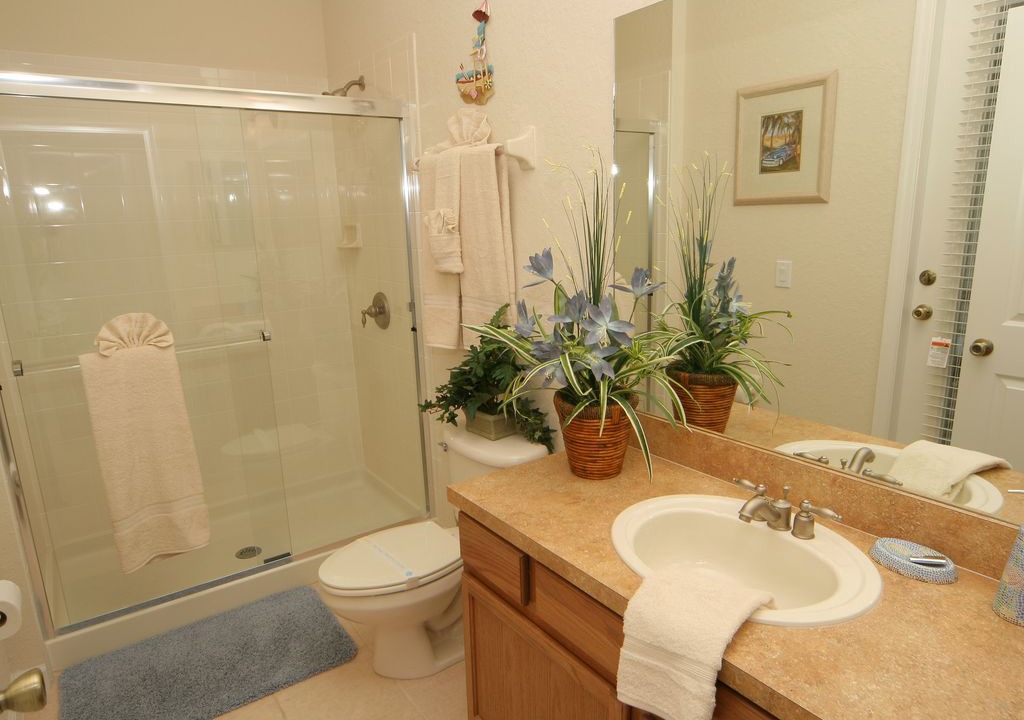 Photo of Bathroom in Trafalgar Village