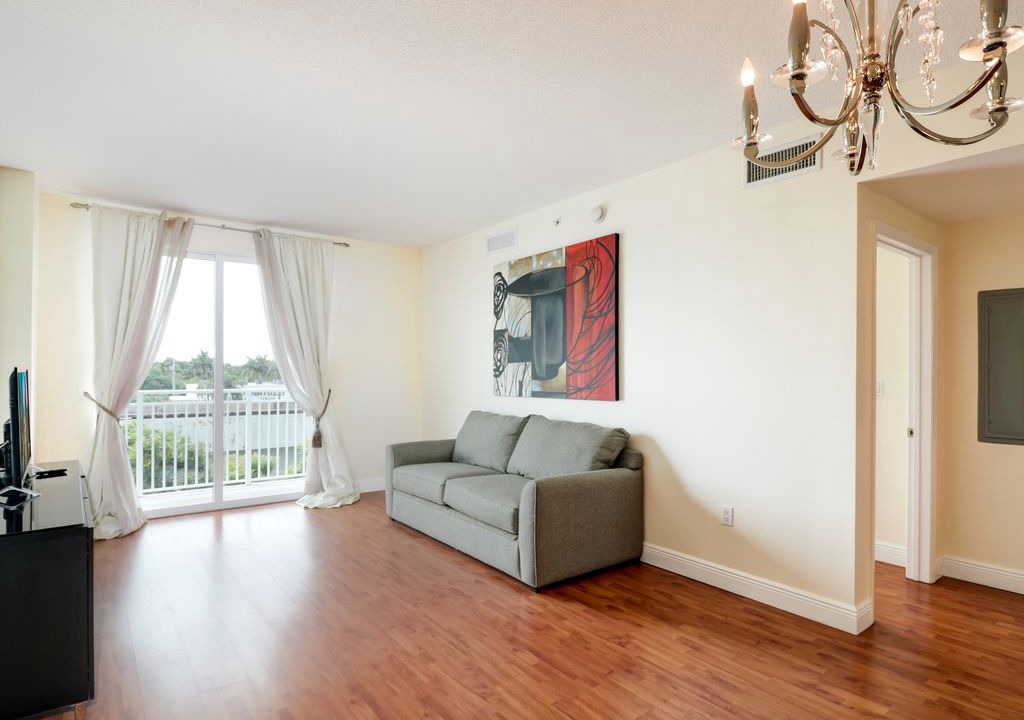 Photo of Livingroom in Downtown