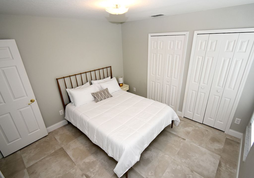 Photo of Bedroom in Greater Groves