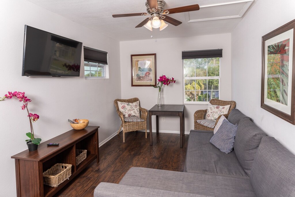 Photo of Livingroom in Bayview