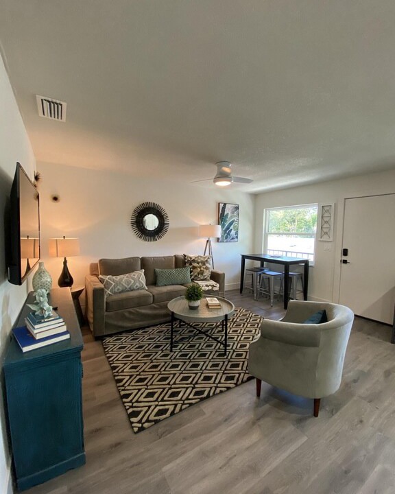 Photo of Livingroom in Downtown