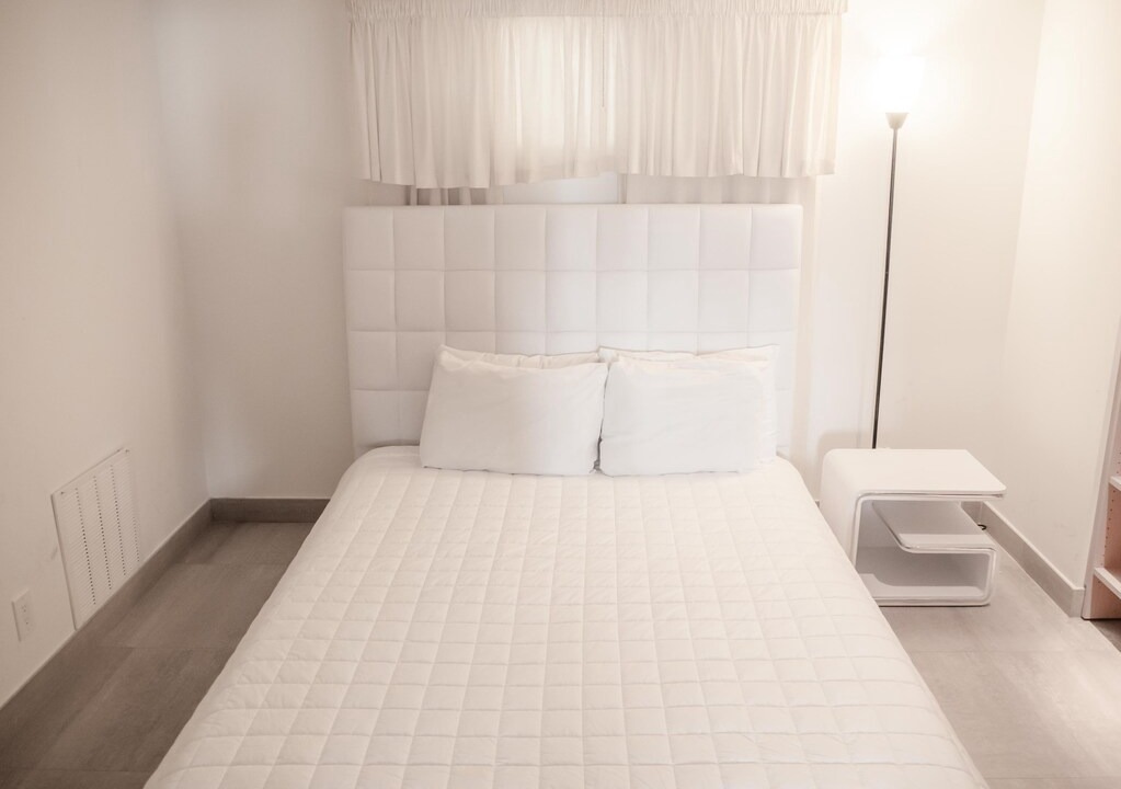 Photo of Bedroom in Edgewater
