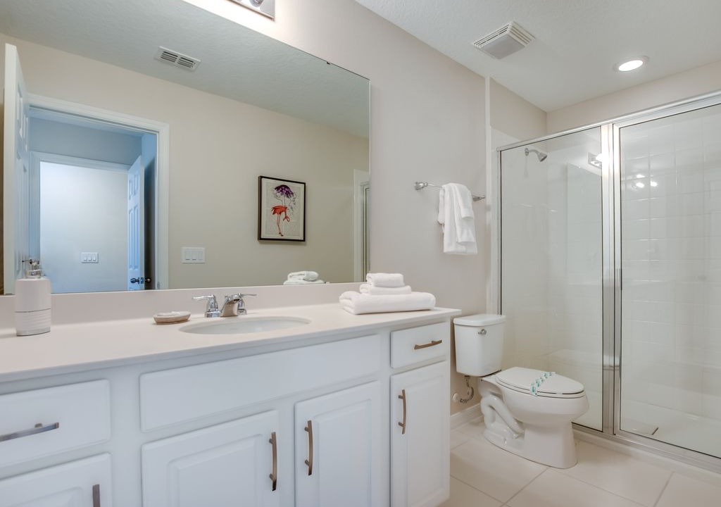 Photo of Bathroom in Bay Lake