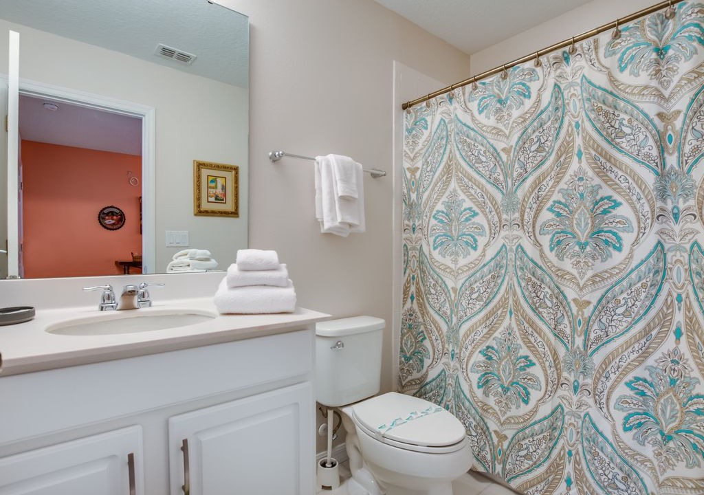 Photo of Bathroom in Bay Lake