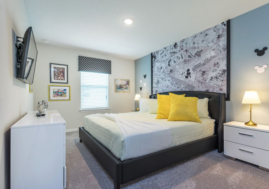 Photo of Bedroom in Bay Lake